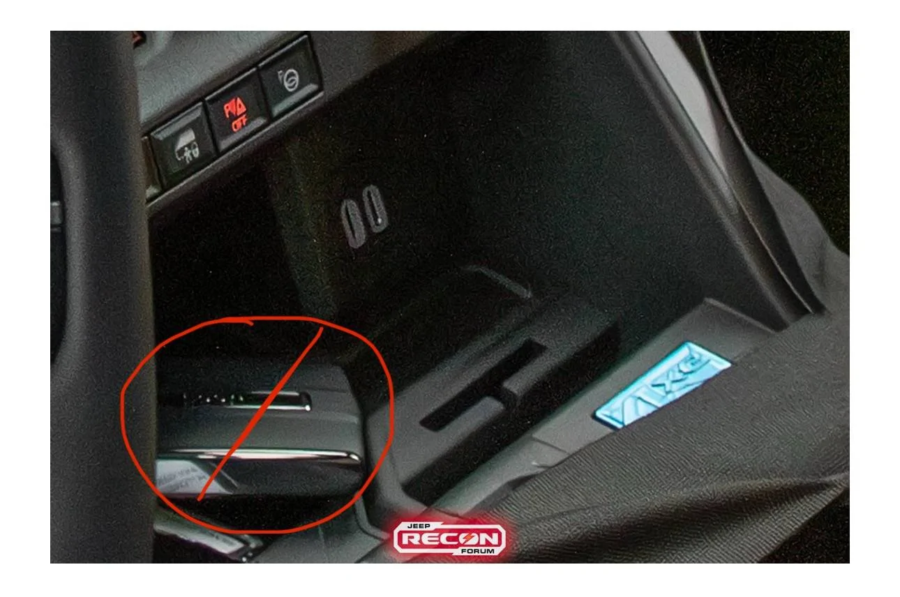 Jeep Recon EV Jeep Recon 4xe INTERIOR First Look! + Driving Modes 1739464869875-wo