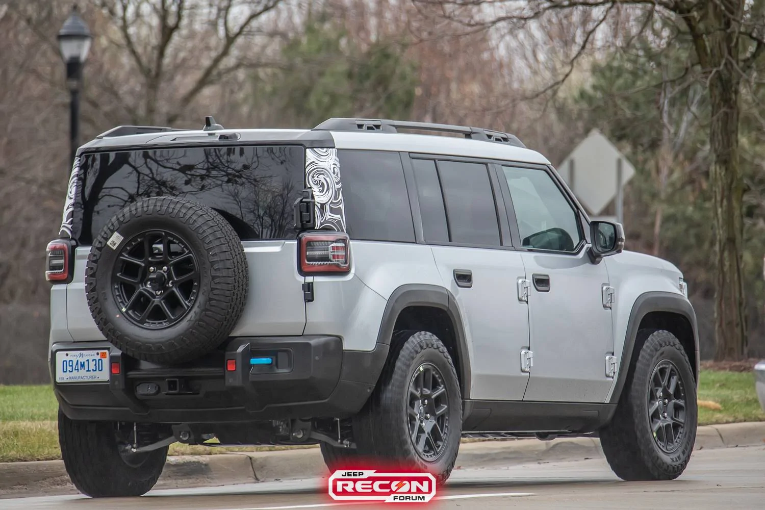 Jeep Recon EV Jeep Recon 4xe INTERIOR First Look! + Driving Modes jeep-recon-interior-fully-uncovered-spied-20